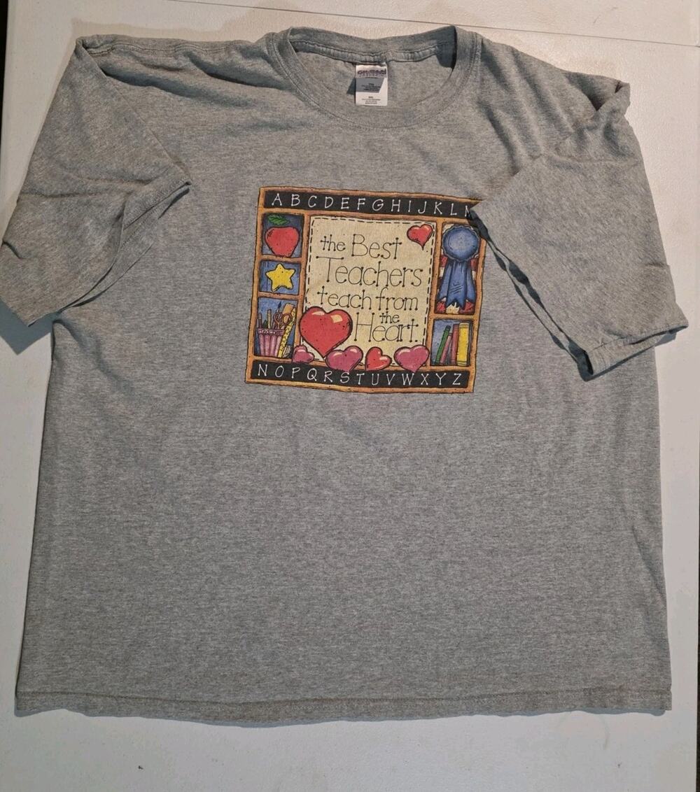 Vintage Gildan Teacher T Shirt XXL Best Teachers Teach From The Heart Gray 2XL